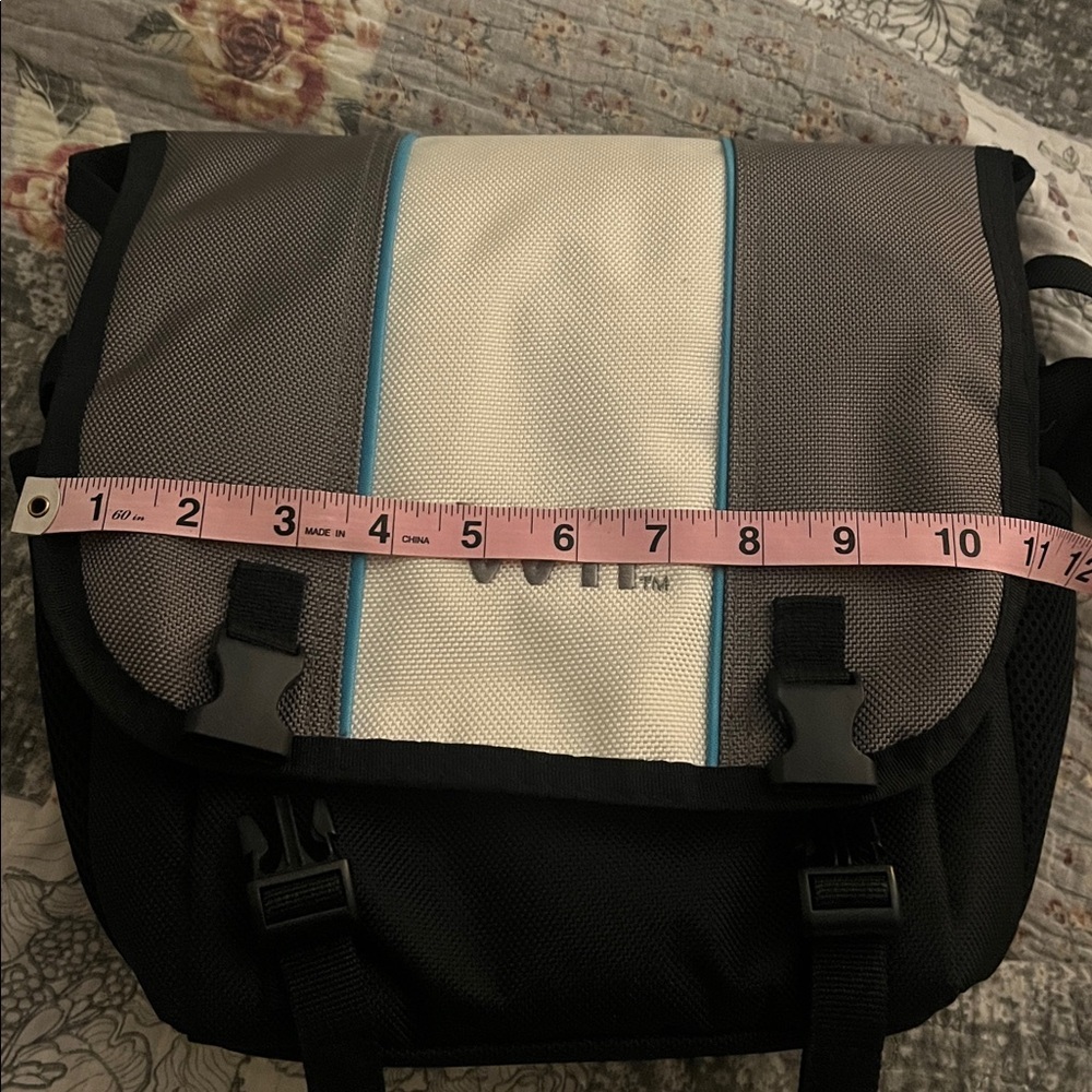 Wii Nintendo console case Black and Gray Messenger Bag for viedos and games! - Picture 5 of 6
